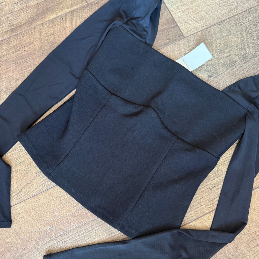 Beautiful Abercrombie & Fitch Black Top NWT size xs